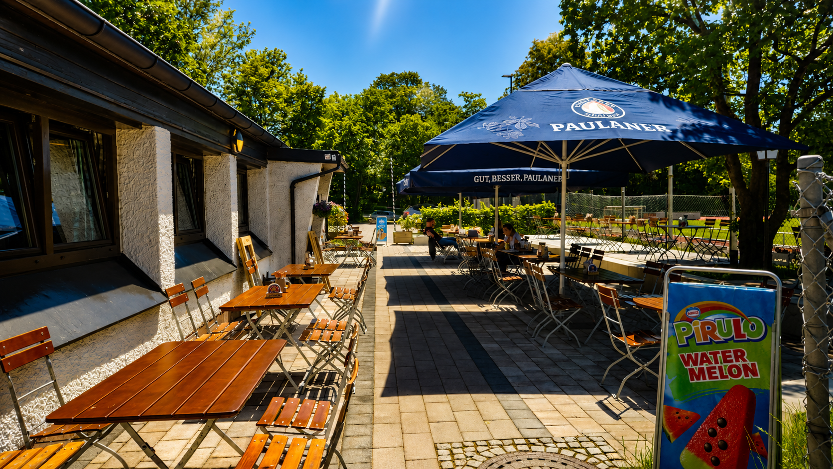 Biergarten des Perlacher Bachgartens in München-Perlach